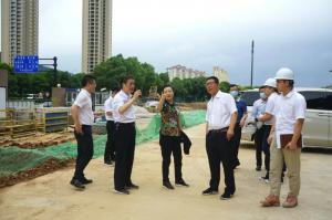 省煙草專賣局（公司）黨組書記、局長、總經理邱萍一行調研公司嘉匯商